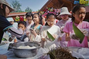 胡明轩：联哥一直是我们学习的榜样 希望他以后可以尽情享受生活